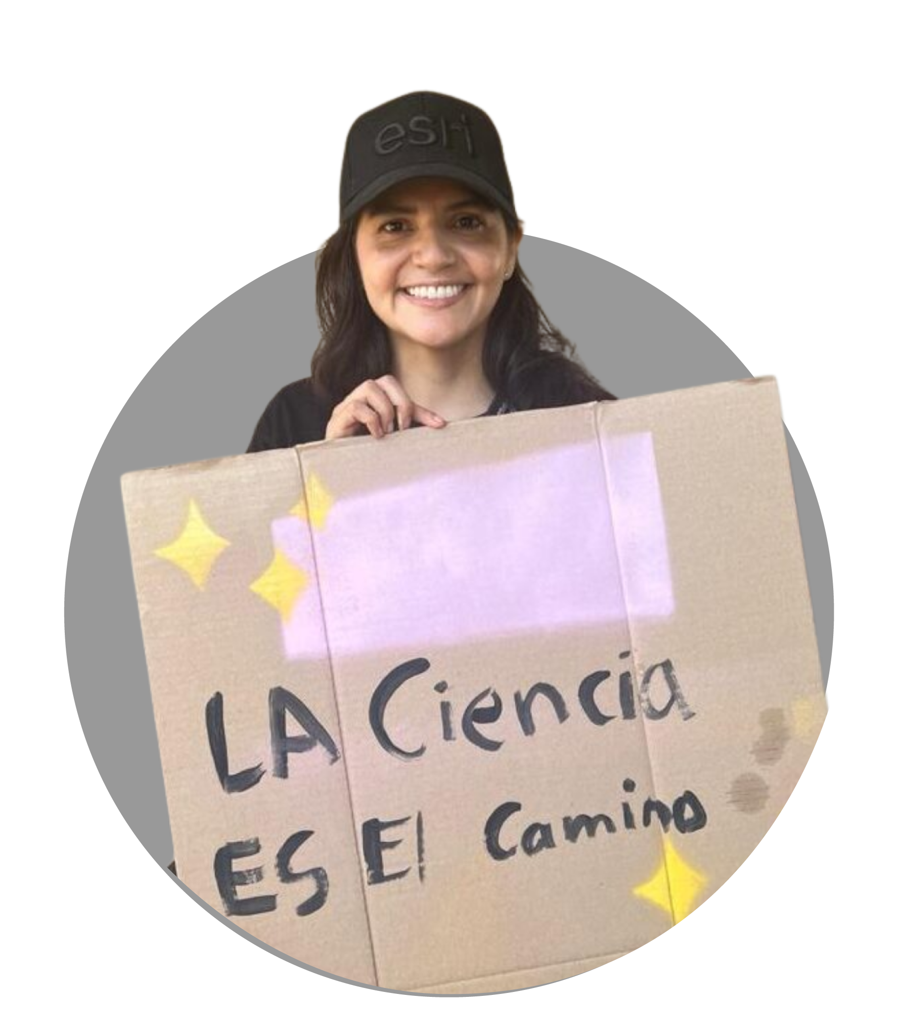 Imagen de Rocío con un letrero 'La ciencia es el camino'